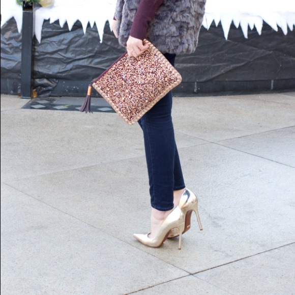 Target sequined clutch with tassel pull - Picture 3 of 3